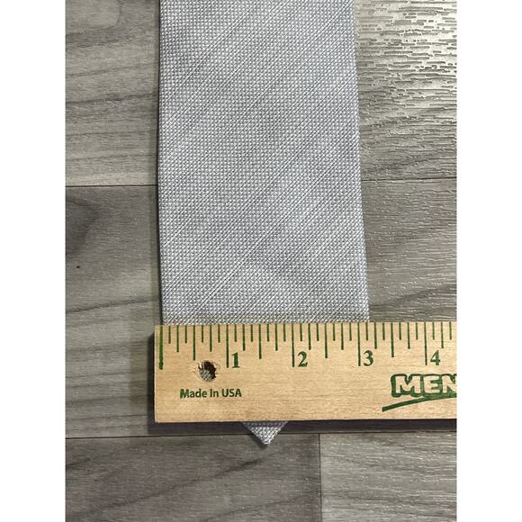 Men’s Doppelgänger Tie Light Gray Textured Linen Polyester 58 inches Made long - Picture 3 of 6